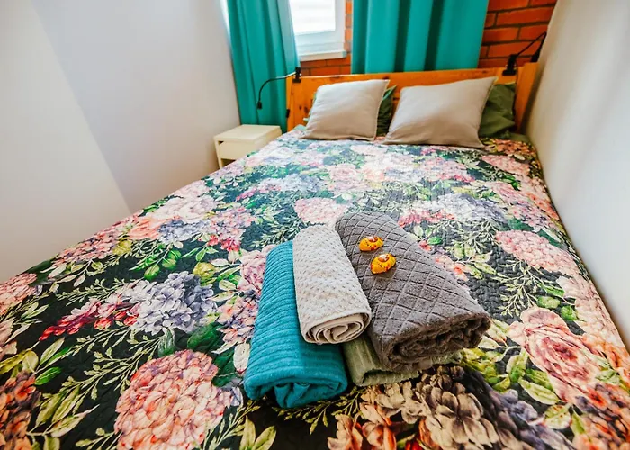 Bright 14Th Floor Central Home With Balcony & Views