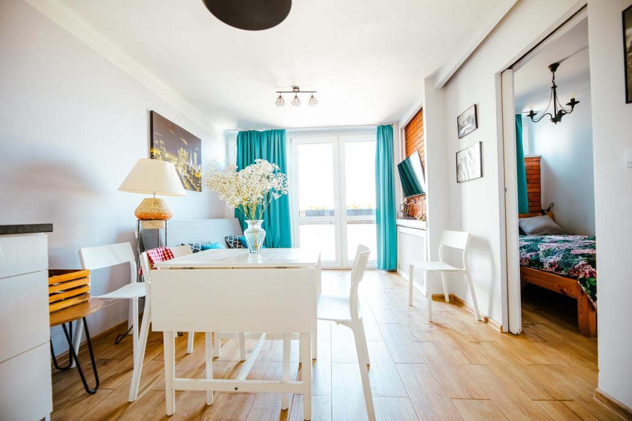 Apartment Bright 14th Floor With Balcony & Views