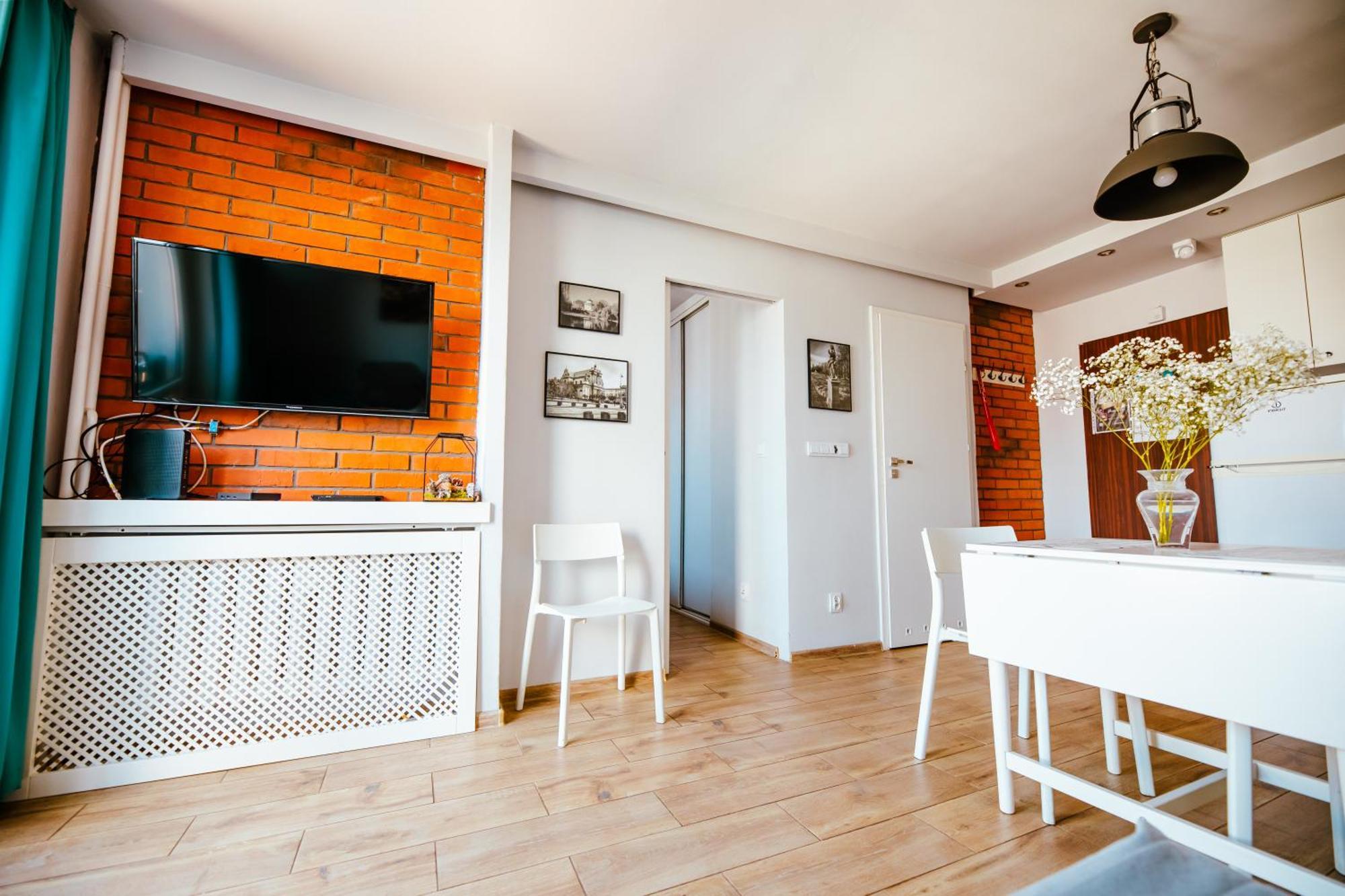 Bright 14th Floor With Balcony & Views Apartment Warsaw