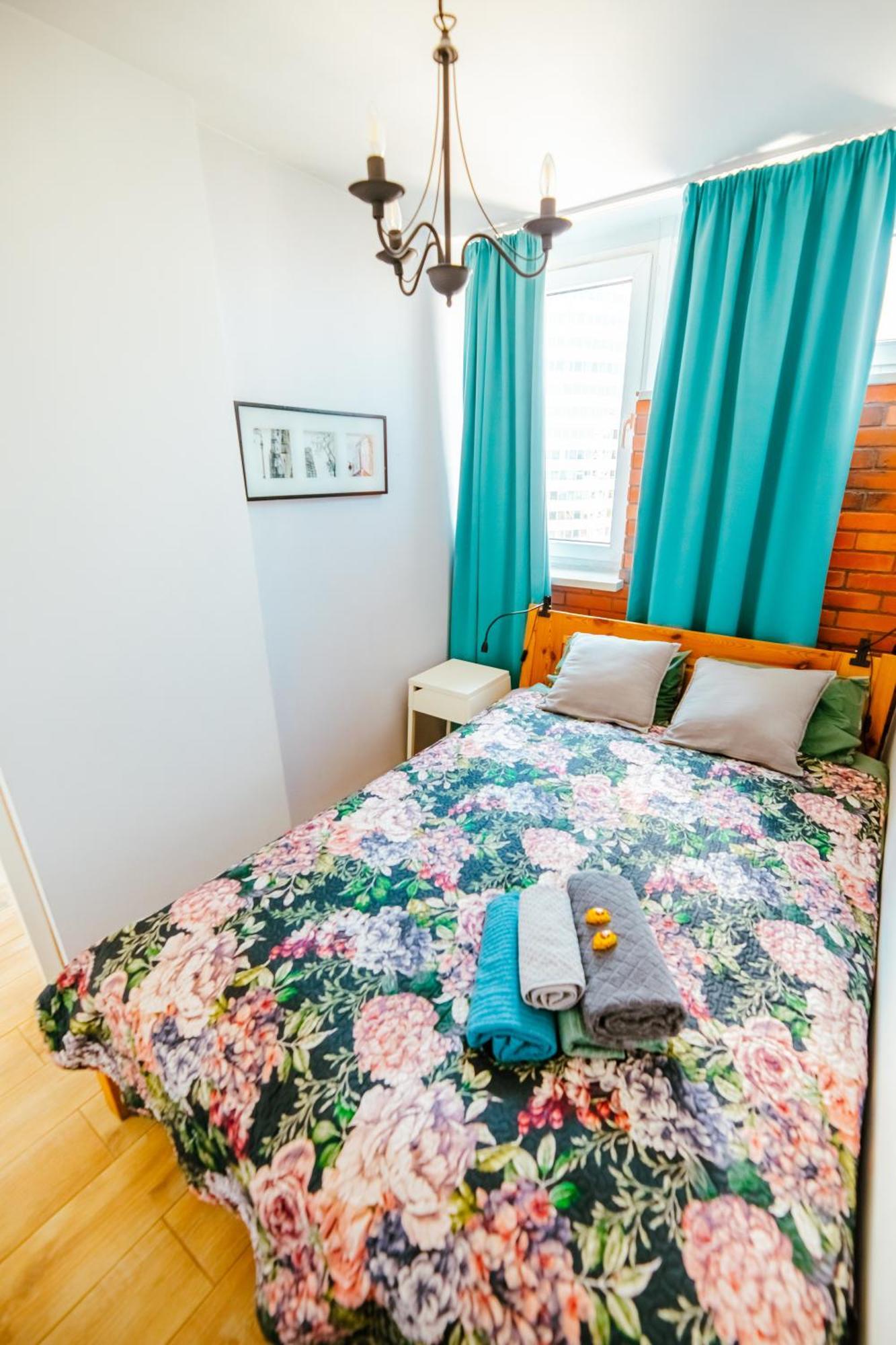 Bright 14th Floor With Balcony & Views *