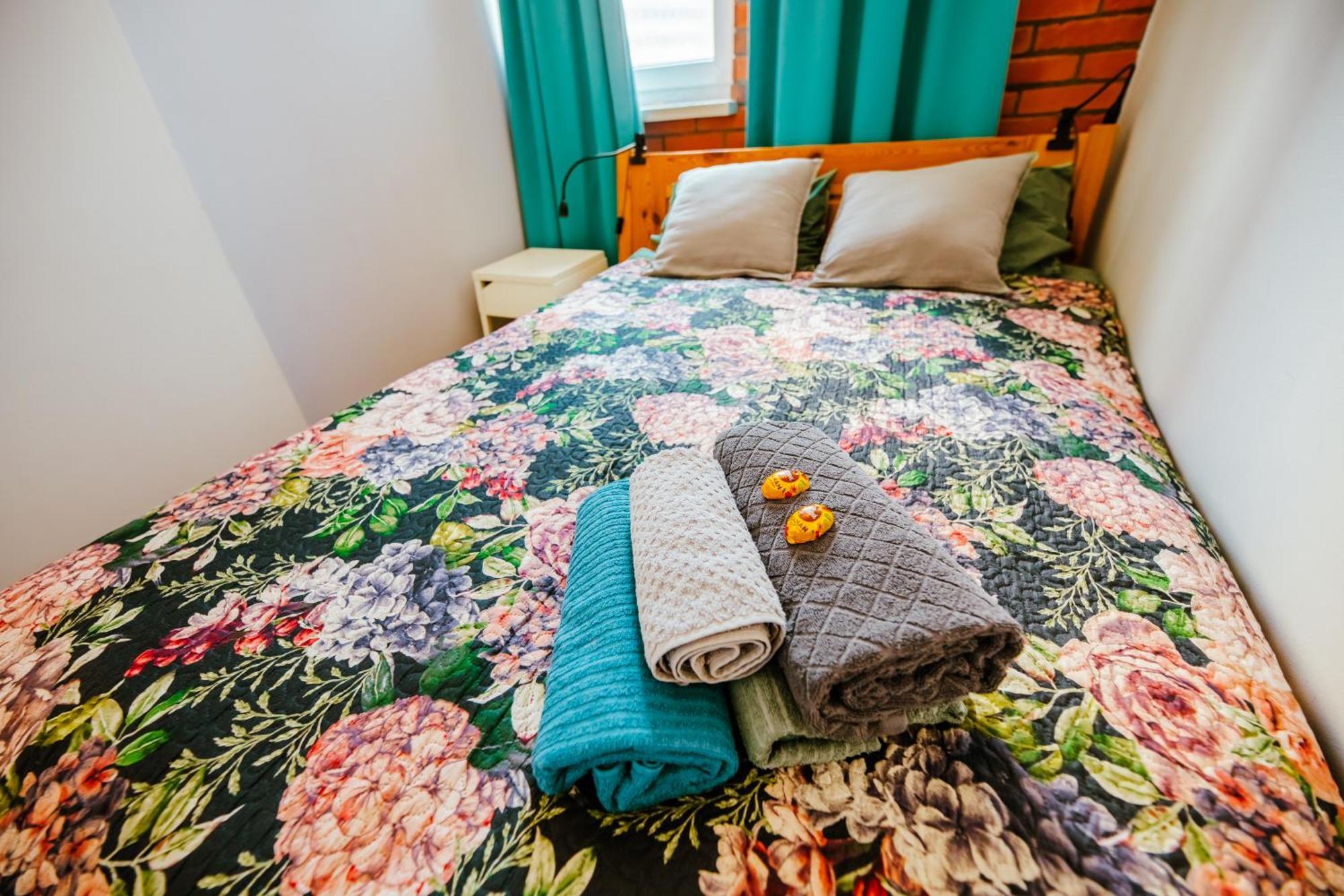 Bright 14th Floor With Balcony & Views Apartment
