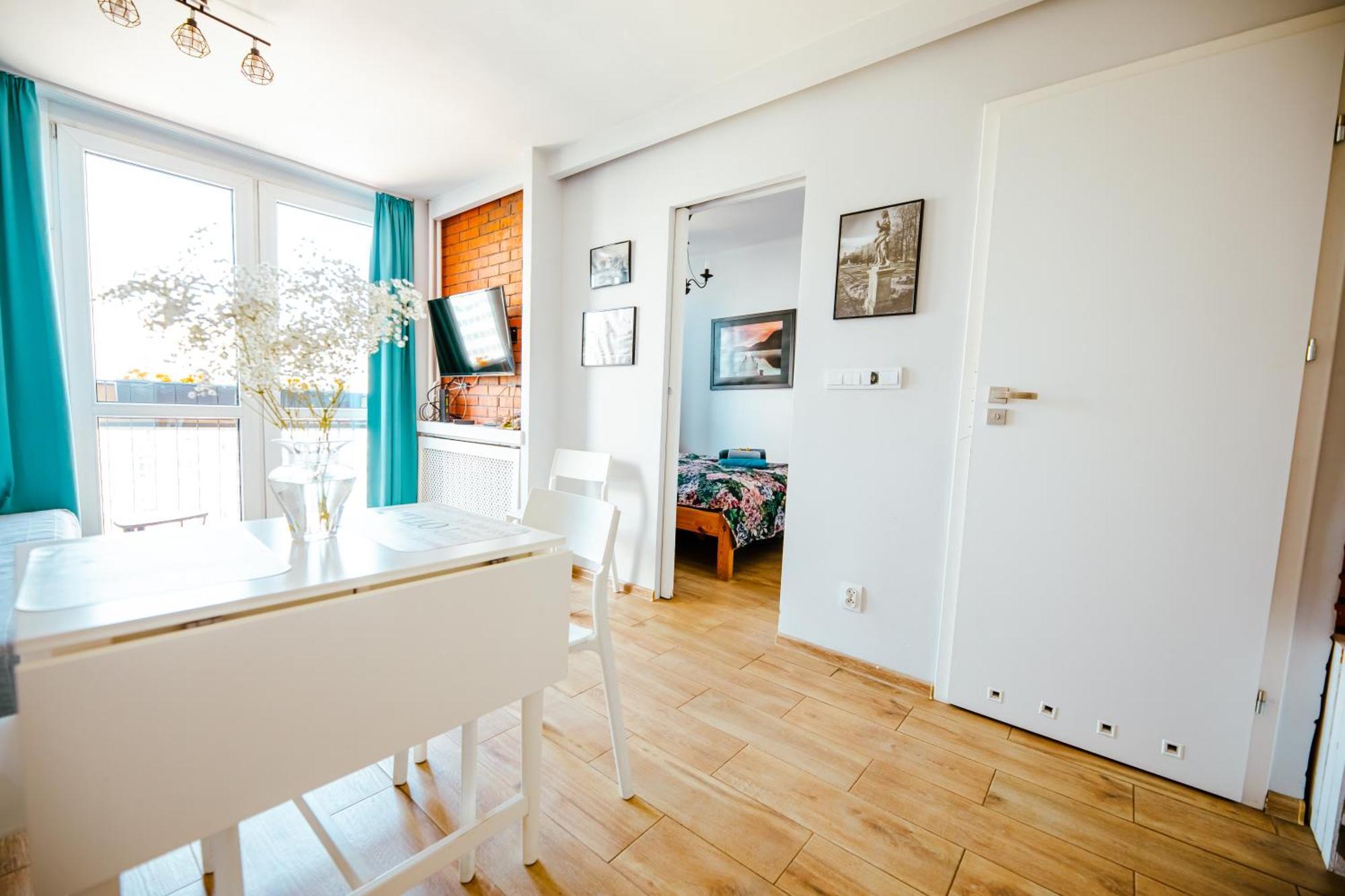 Bright 14th Floor With Balcony & Views Warsaw