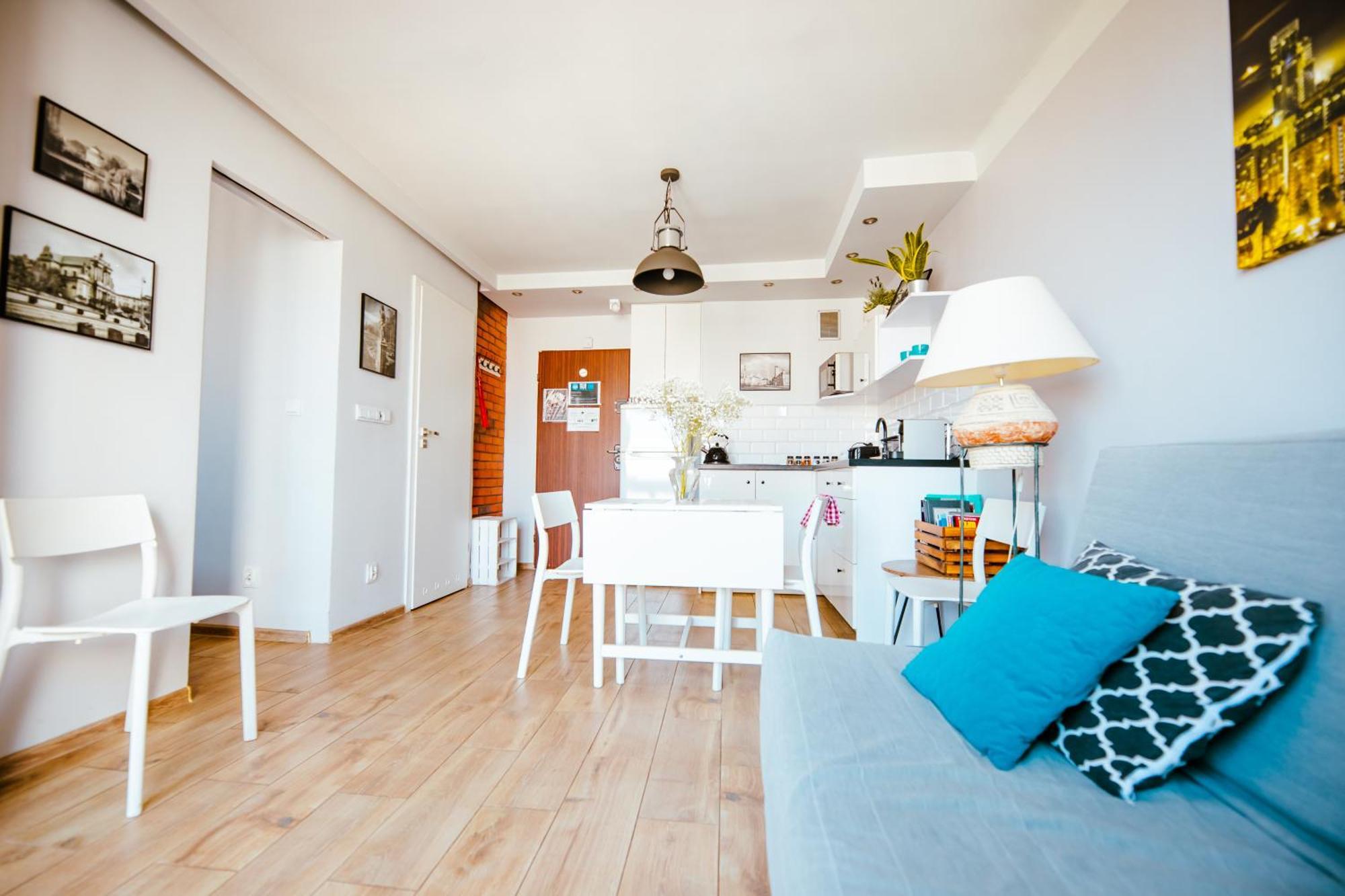 Bright 14th Floor With Balcony & Views Apartment Warsaw