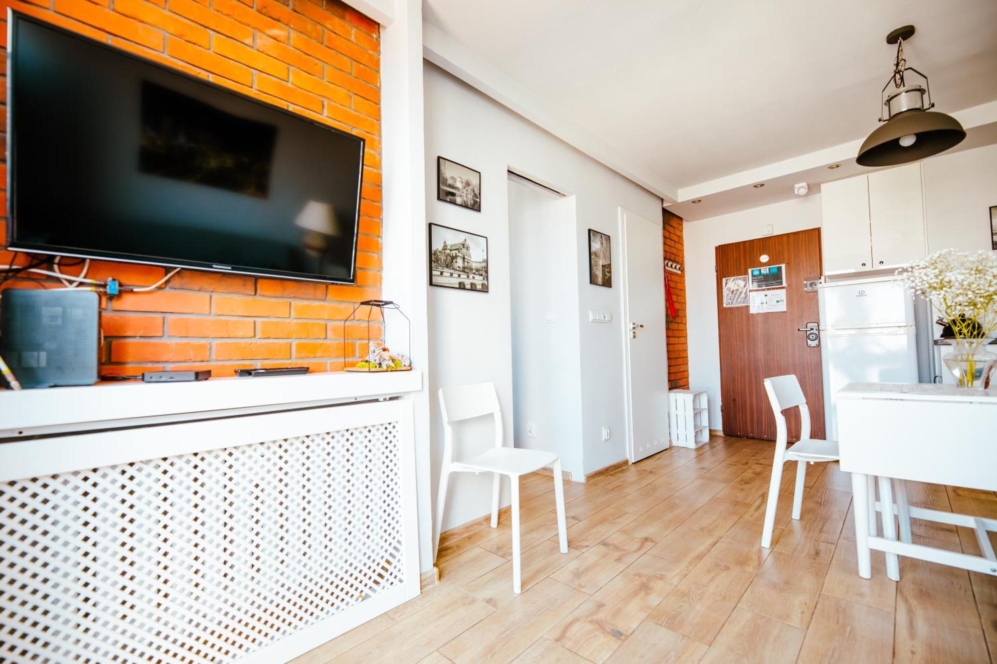 Apartment Bright 14th Floor With Balcony & Views *