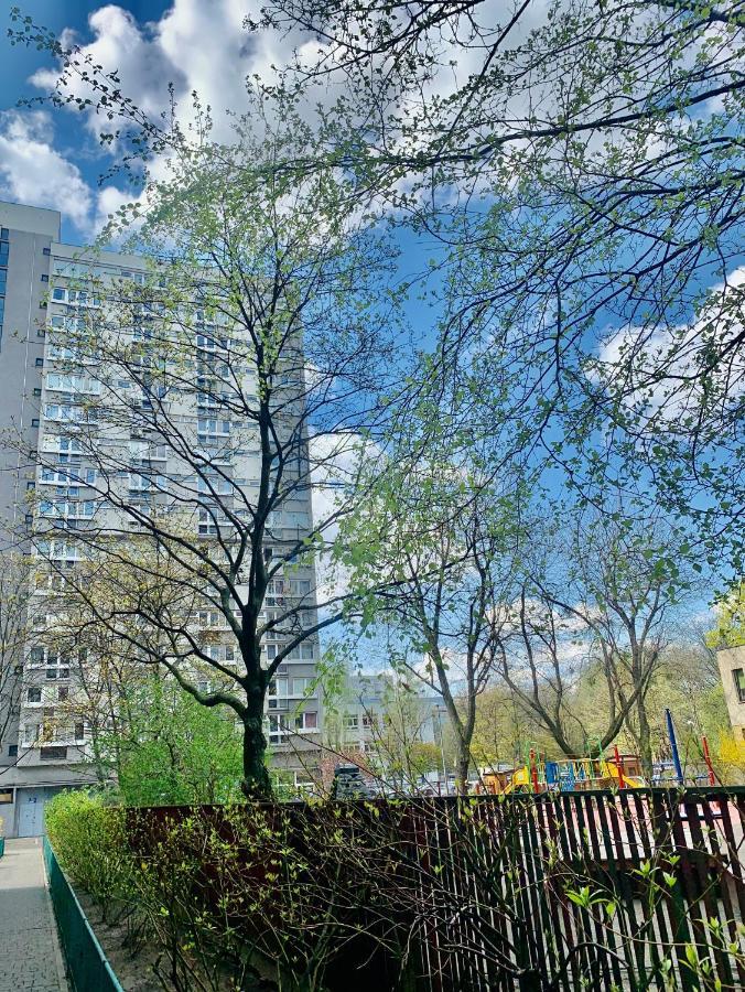 Bright 14th Floor With Balcony & Views