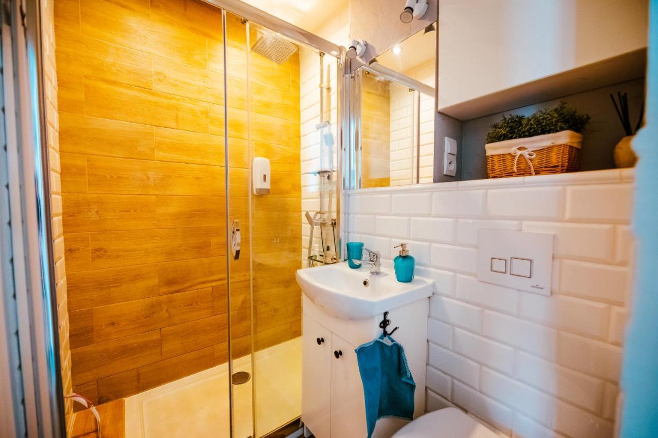 Апартаменти Bright 14th Floor With Balcony & Views